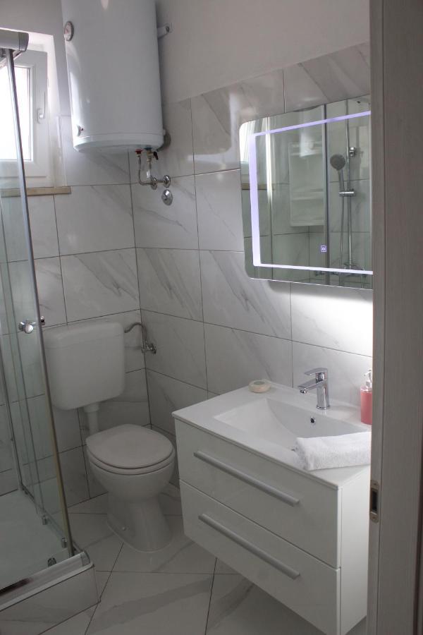Apartmani Bauk Pucisca Exterior foto